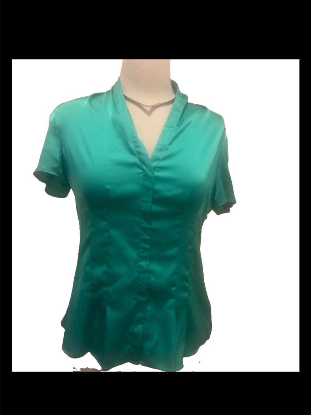 EXPRESS Kelly Green Pleated Satin V-Neck Short Sleeve Blouse Size Large
